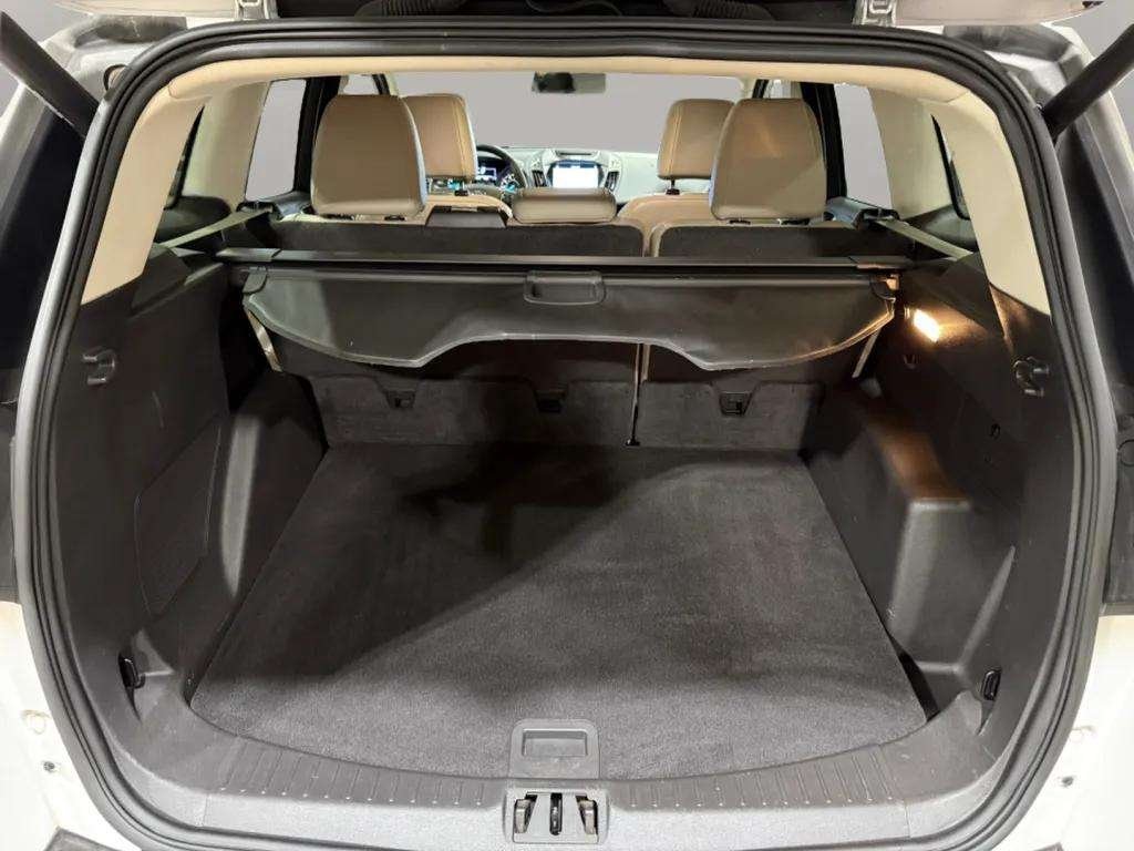 
								Ford Escape Titanium full									