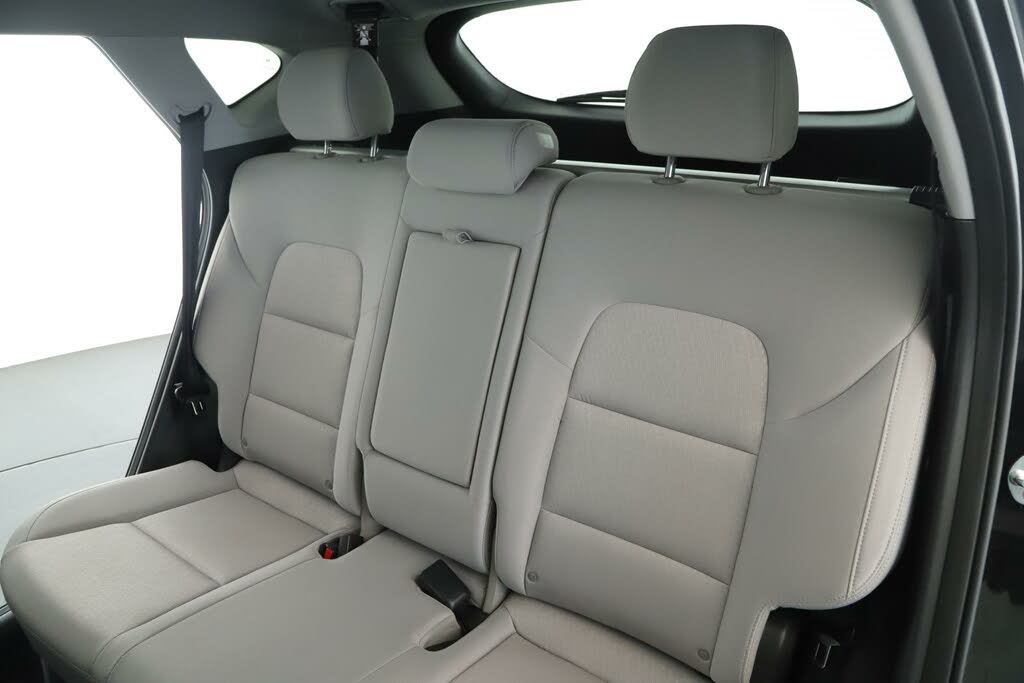 
								Hyundai Tucson 2.0L SE AWD full									