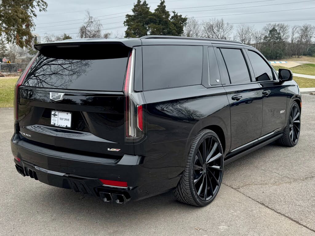 
								Cadillac Escalade-V ESV 4WD full									