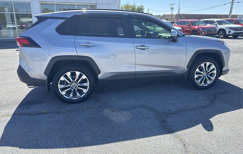
								Toyota RAV4 Adventure AWD full									