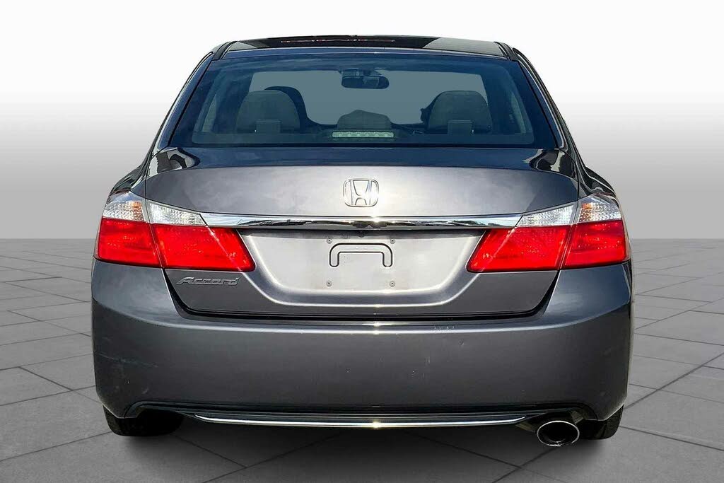 
								Honda Accord EX full									