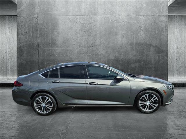 
								Buick Regal Sportback Essence FWD full									