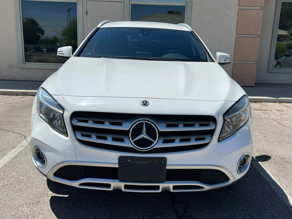 
								Mercedes-Benz GLA 250 4MATIC full									