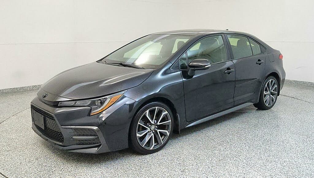 
								Toyota Corolla SE FWD full									