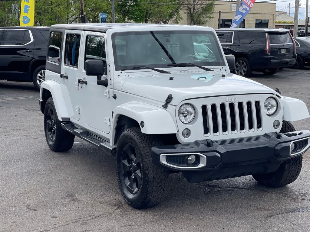 
								2016 Jeep Wrangler Unlimited Sahara 4WD full									