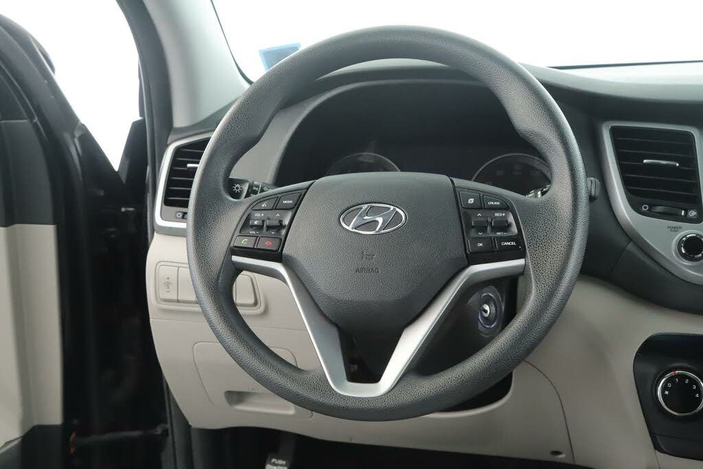 
								Hyundai Tucson 2.0L SE AWD full									
