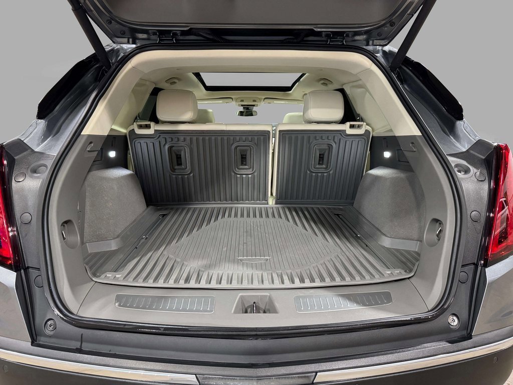 
								Cadillac XT5 Premium Luxury AWD full									