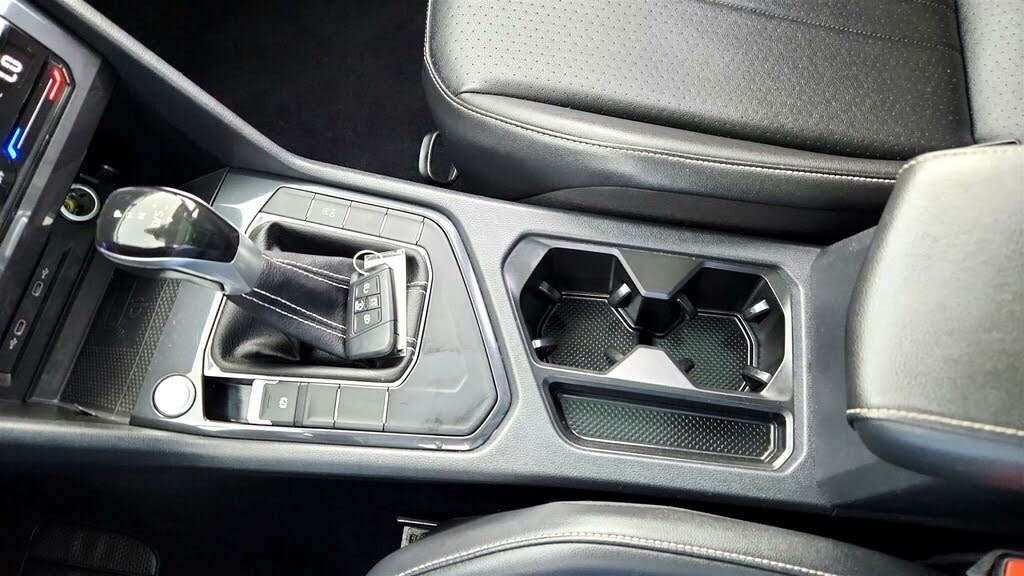 
								Volkswagen Tiguan SE FWD full									