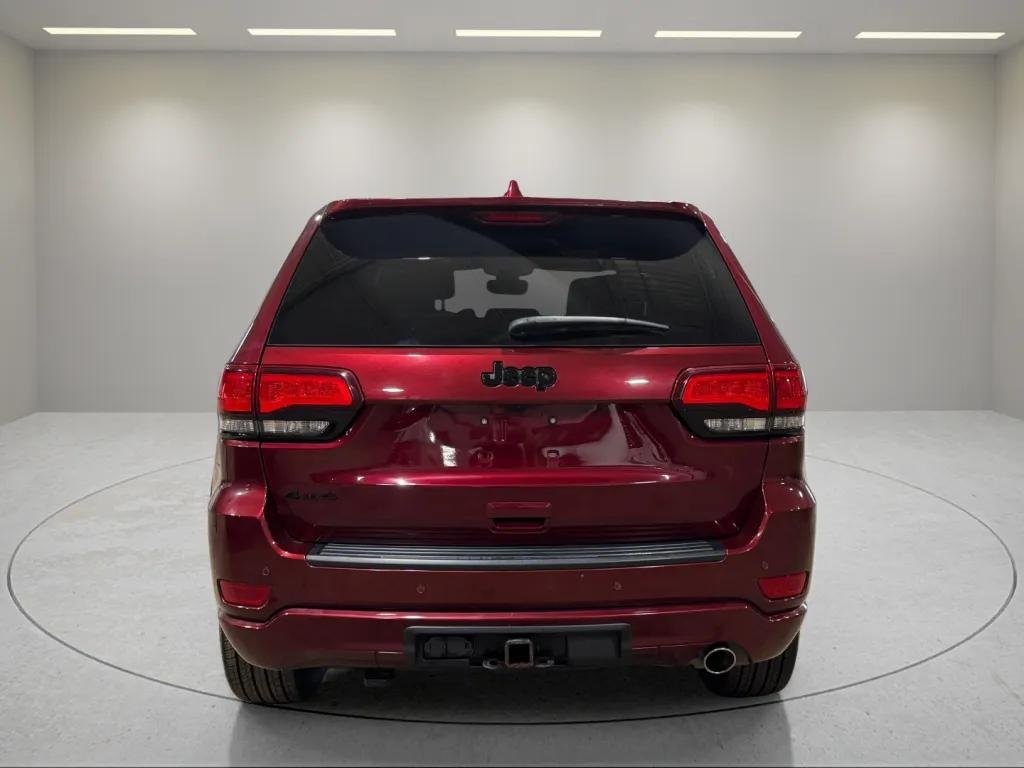 
								Jeep Grand Cherokee Altitude 4WD full									