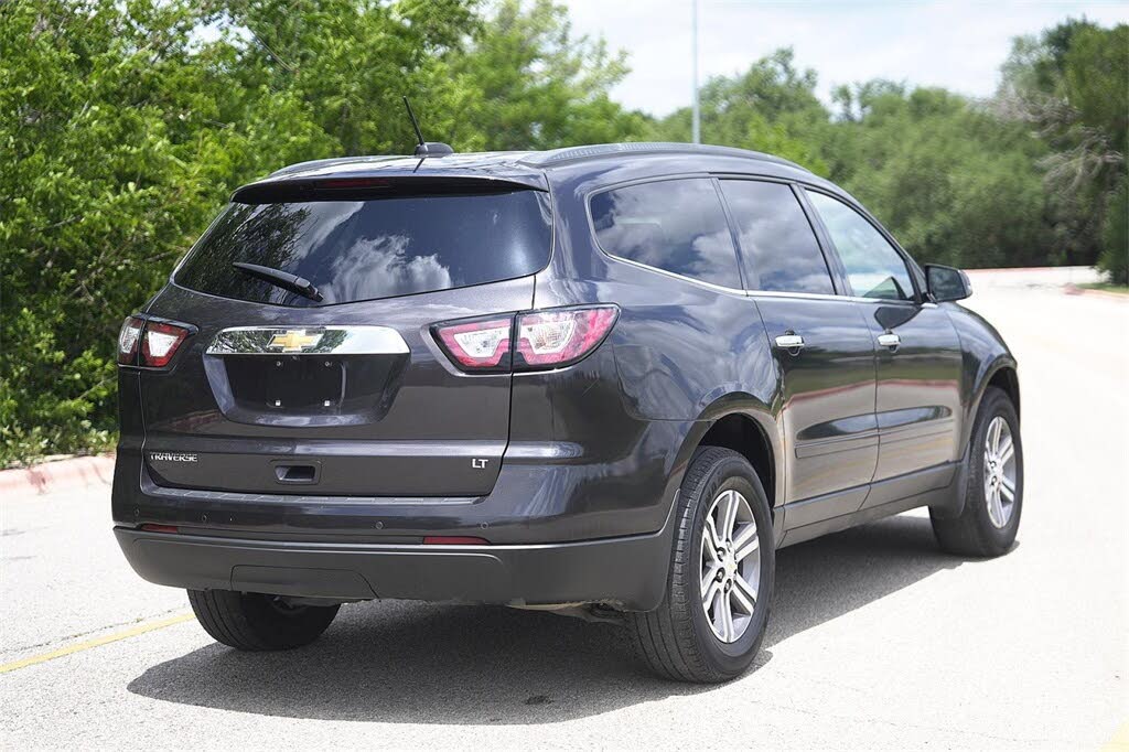 
								Chevrolet Traverse 2LT full									
