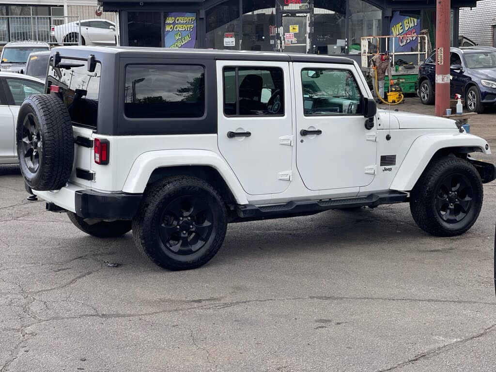 
								2016 Jeep Wrangler Unlimited Sahara 4WD full									