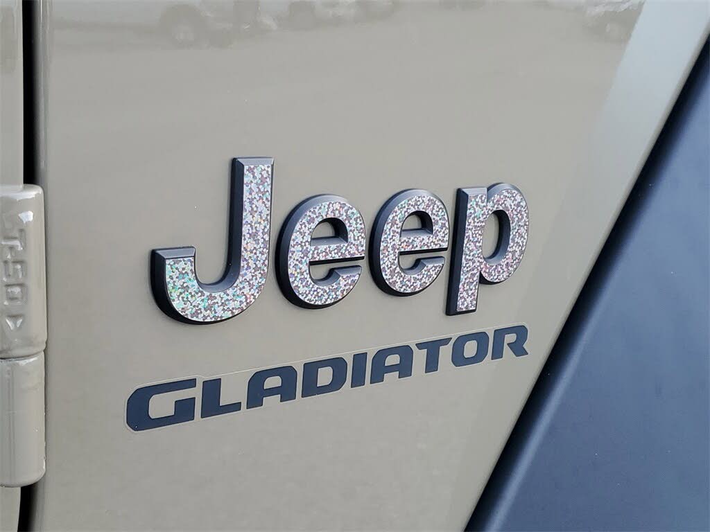 
								Jeep Gladiator Sport Crew Cab 4WD full									