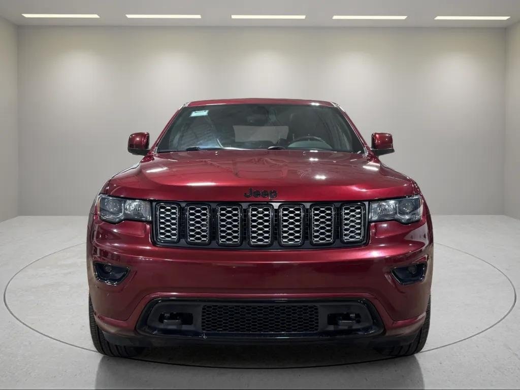 
								Jeep Grand Cherokee Altitude 4WD full									