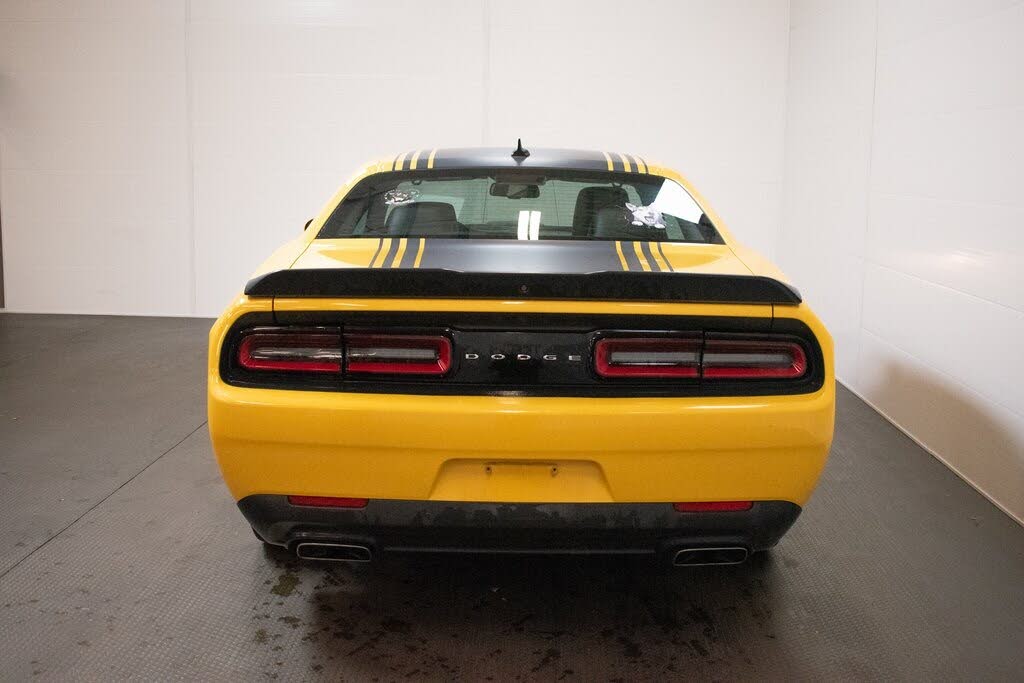 
								Dodge Challenger R/T Shaker RWD full									