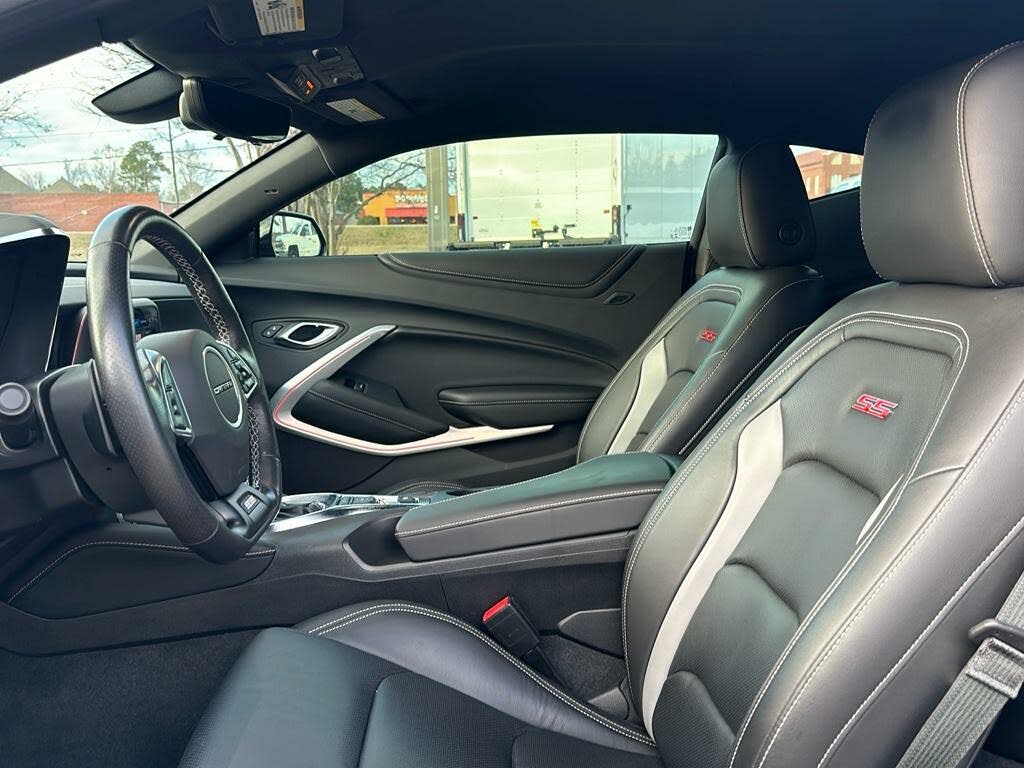 
								Chevrolet Camaro 2SS Coupe RWD full									