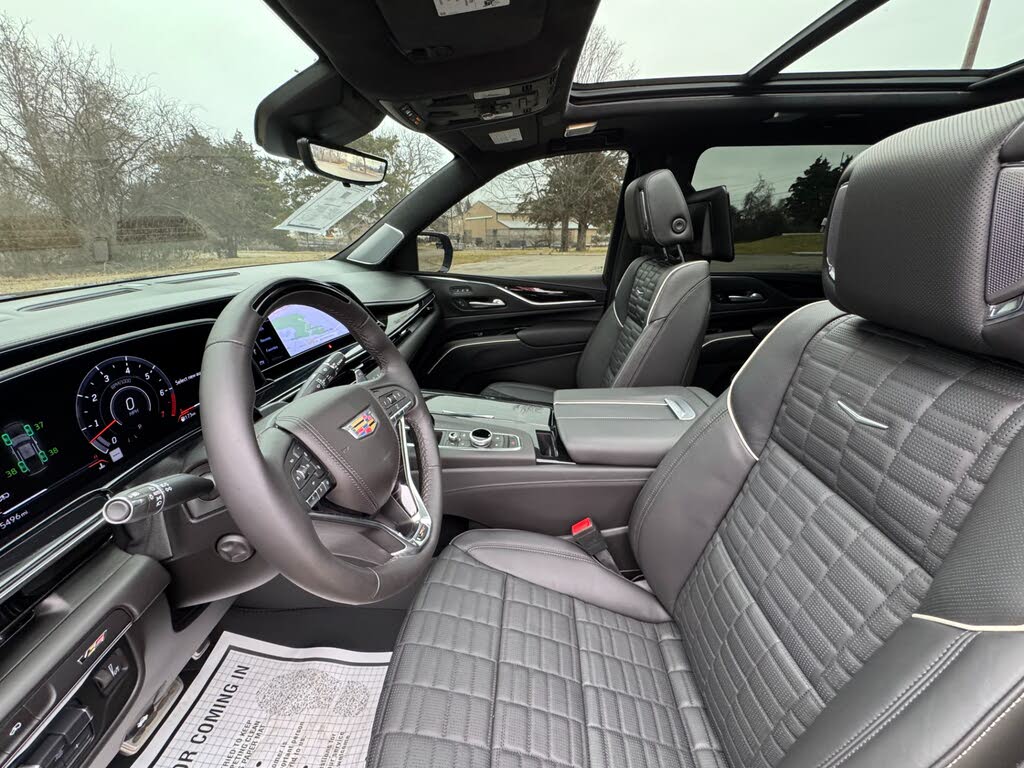 
								Cadillac Escalade-V ESV 4WD full									