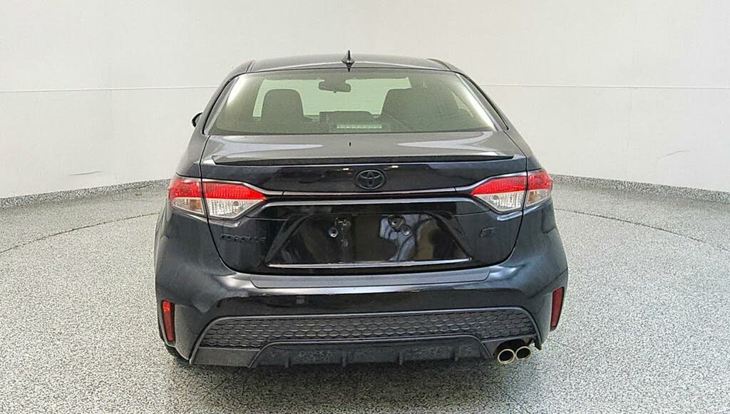 
								Toyota Corolla SE FWD full									