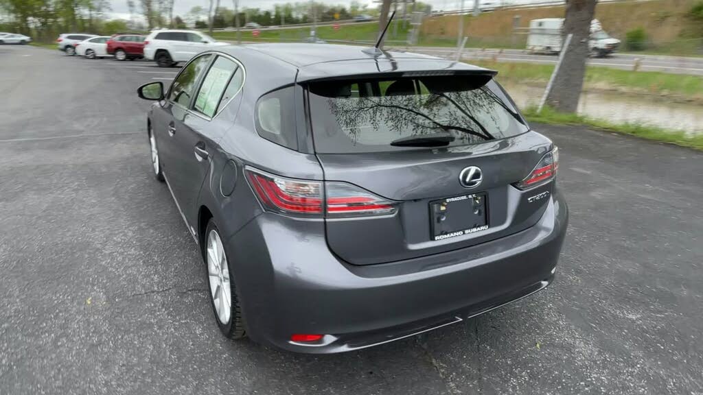 
								Lexus CT Hybrid 200h Premium FWD full									