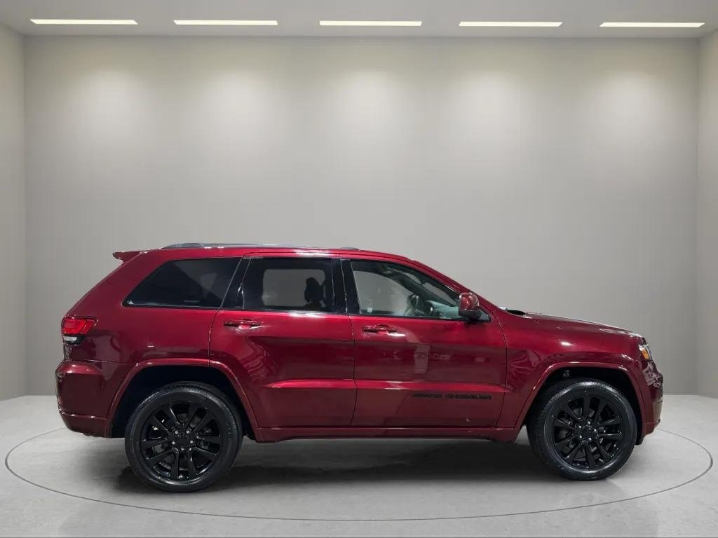 
								Jeep Grand Cherokee Altitude 4WD full									