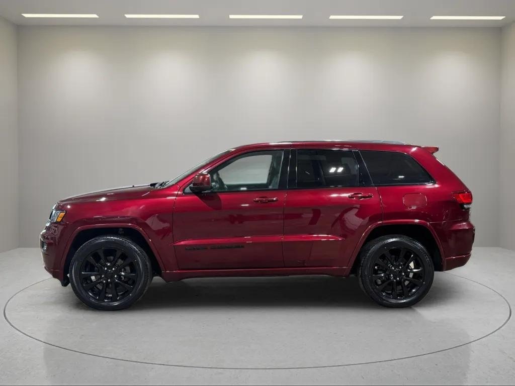 
								Jeep Grand Cherokee Altitude 4WD full									