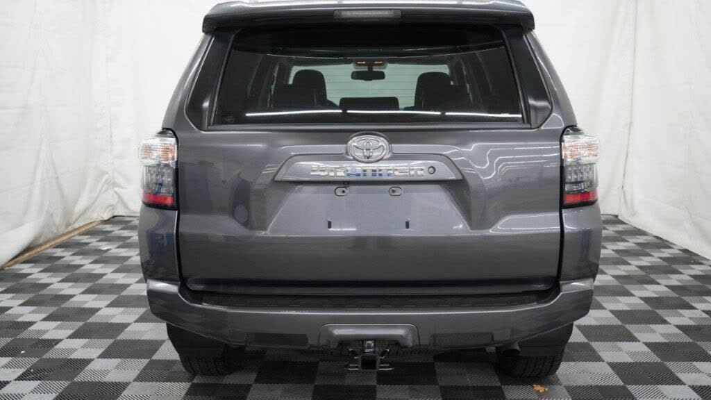 
								Toyota 4Runner SR5 Premium 4WD full									