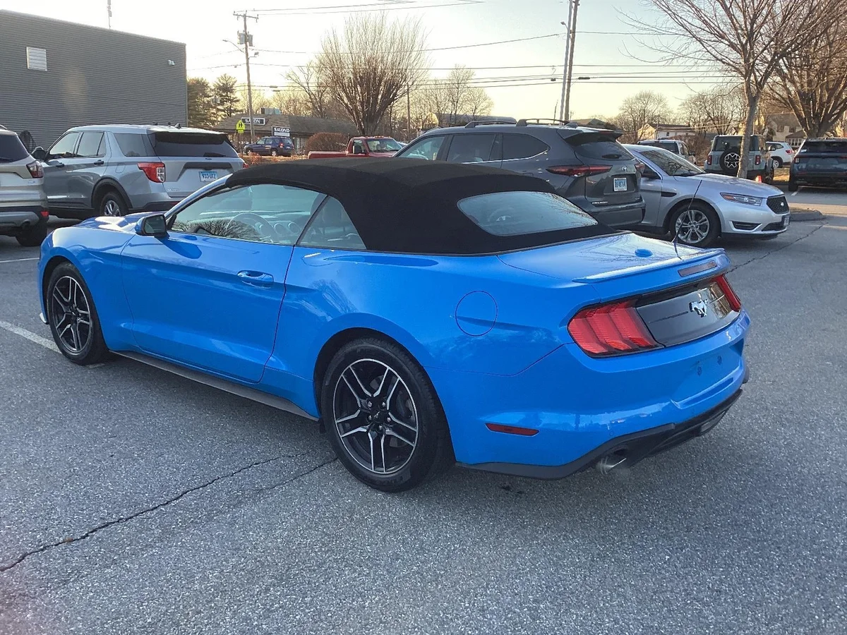 
								2022 Ford Mustang full									