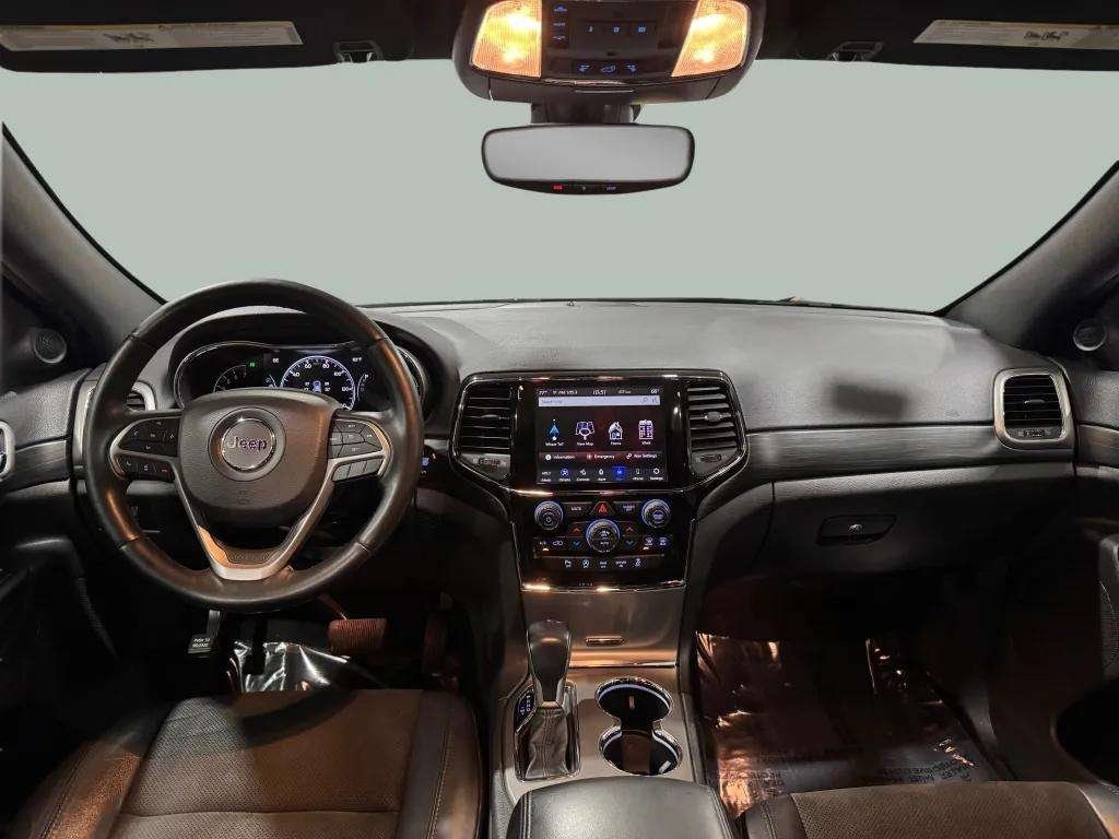 
								Jeep Grand Cherokee Altitude 4WD full									