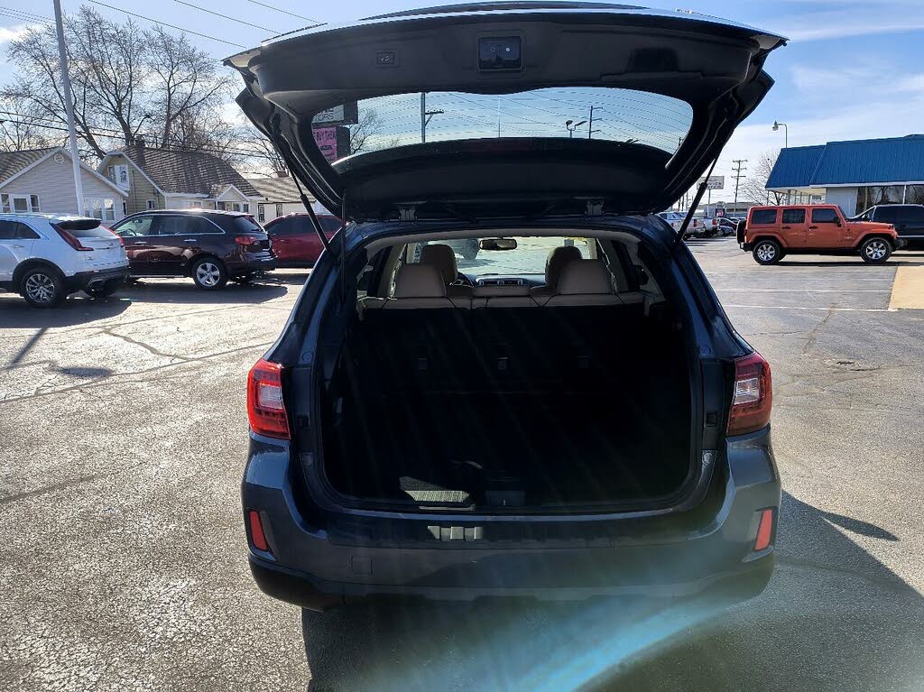 
								Subaru Outback 2.5i Limited full									