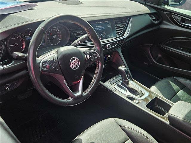 
								Buick Regal Sportback Essence FWD full									