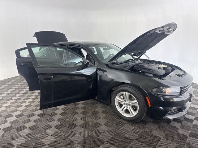 
								2022 Dodge Charger SXT RWD full									