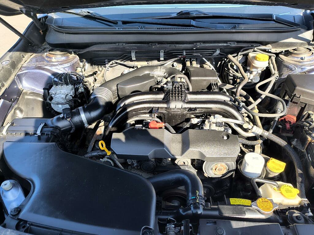 
								Subaru Outback 2.5i Limited full									