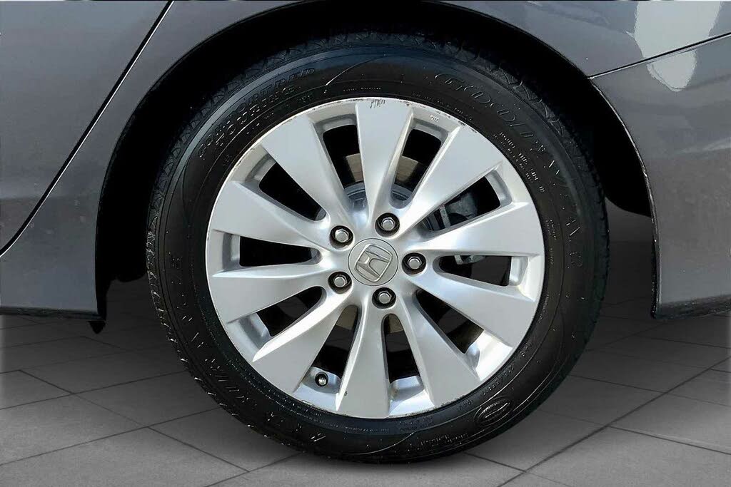 
								Honda Accord EX full									