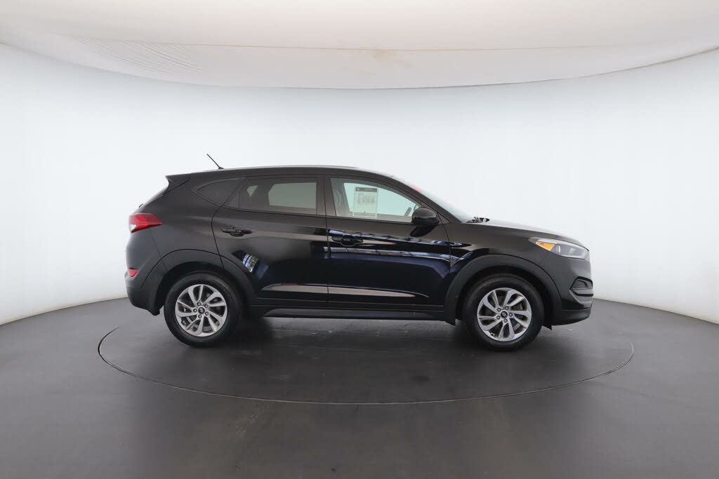 
								Hyundai Tucson 2.0L SE AWD full									