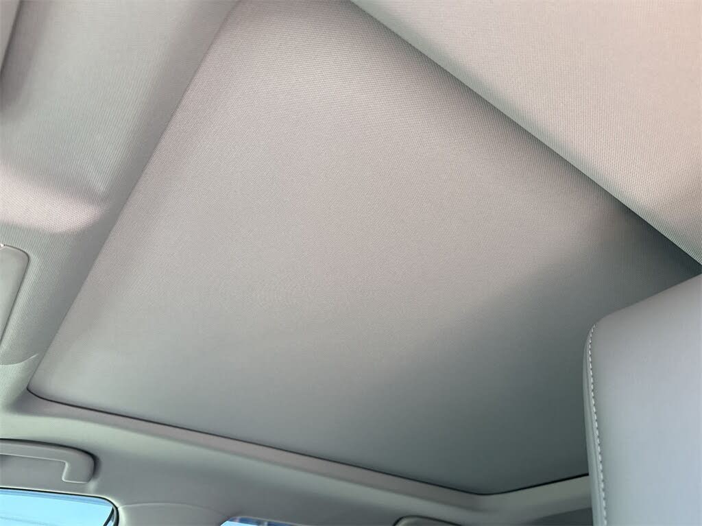 
								Toyota RAV4 Adventure AWD full									