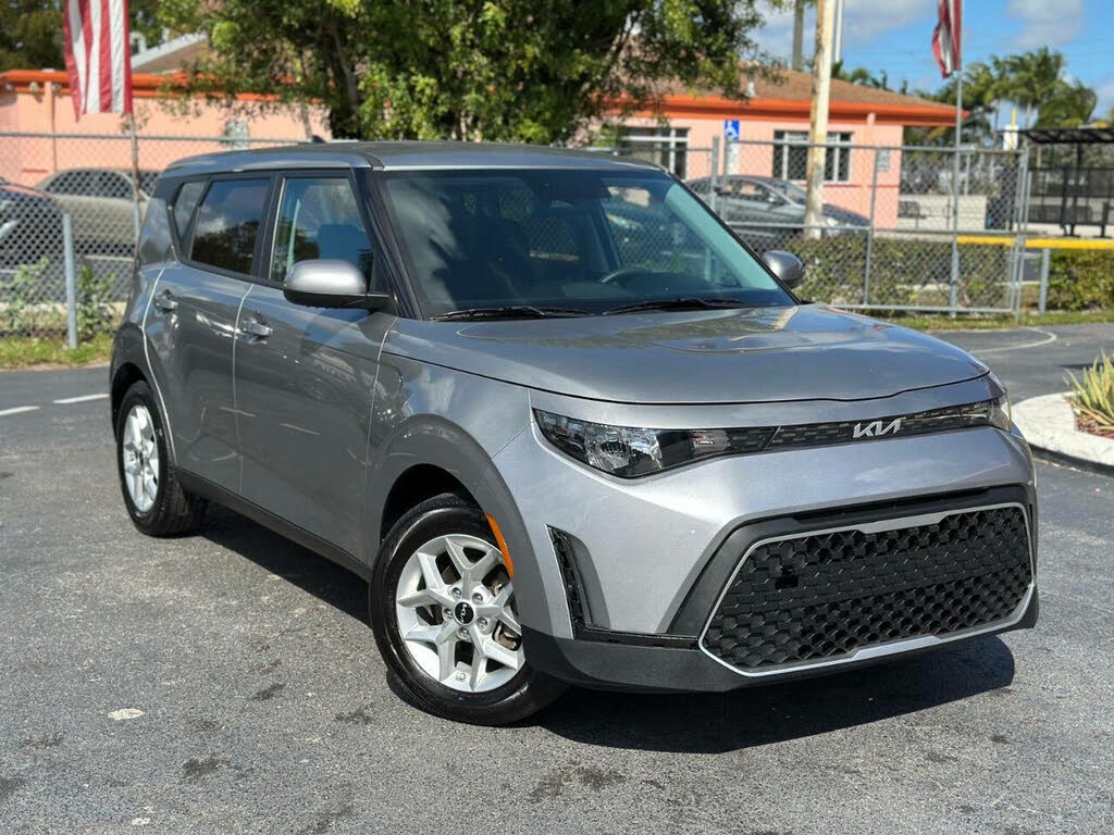 
								2024 Kia Soul LX FWD full									