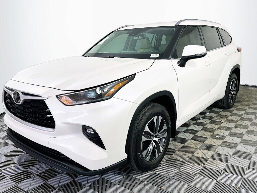 
								2021 Toyota Highlander XLE AWD full									