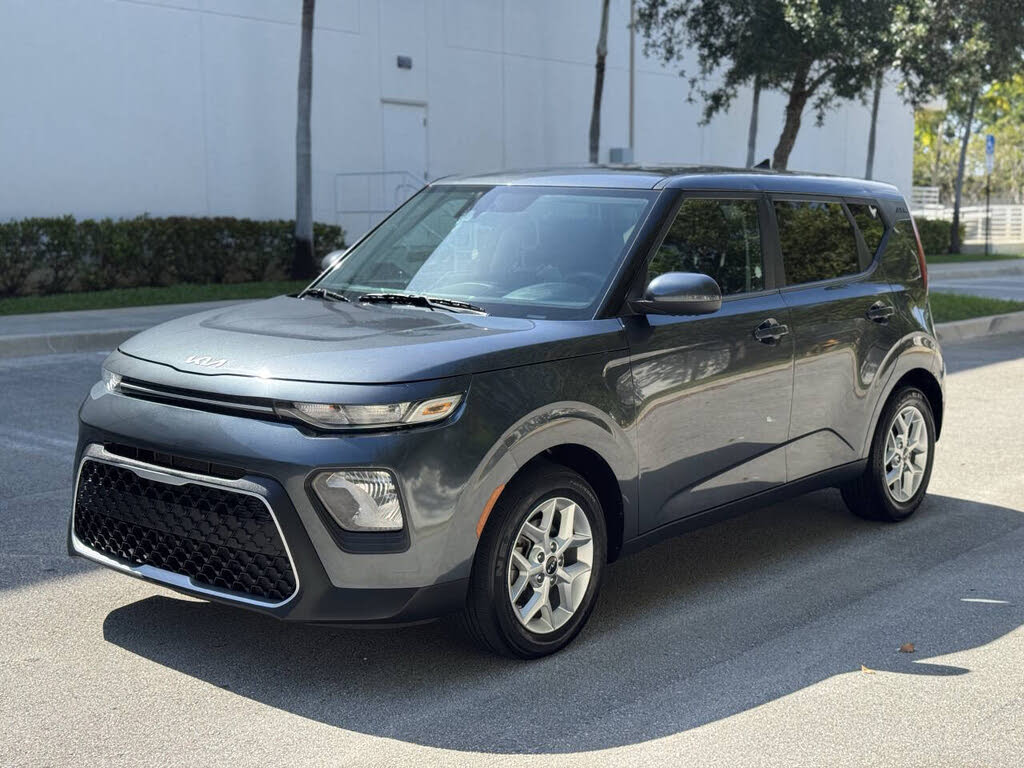 
								2022 Kia Soul LX FWD full									