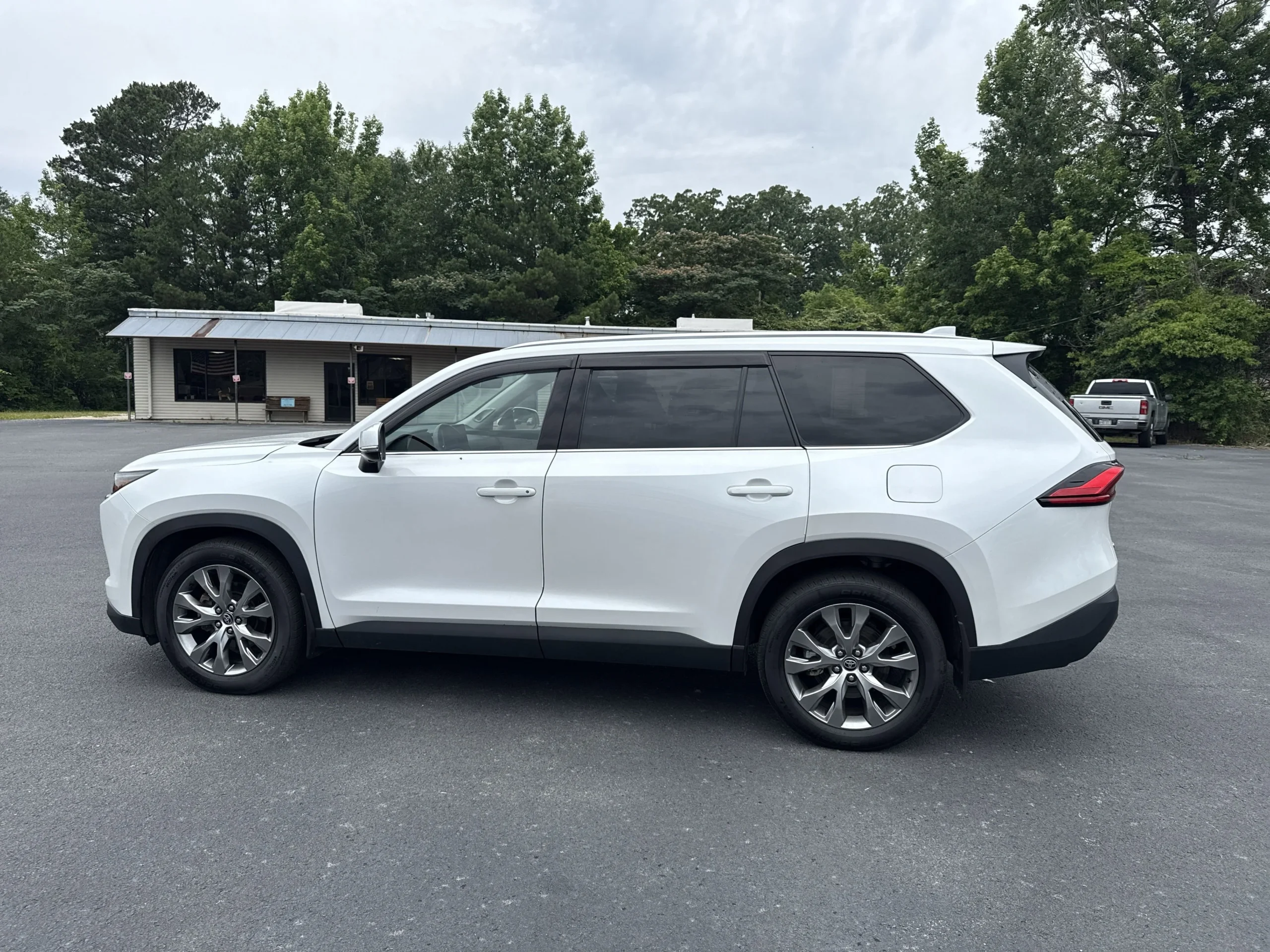 
								2024 Toyota Grand Highlander Hybrid XLE AWD full									