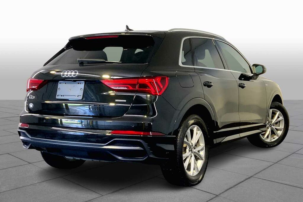 
								2021 Audi Q3 quattro Premium S Line 45 TFSI AWD full									