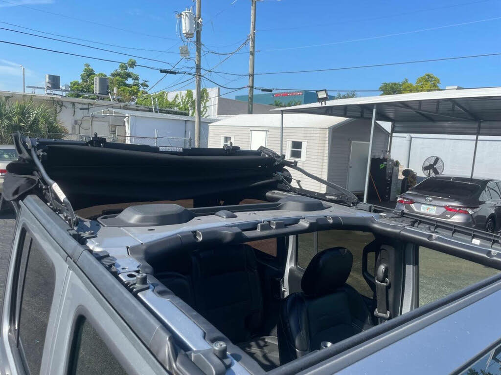 
								2020 Jeep Wrangler Unlimited Freedom 4WD full									