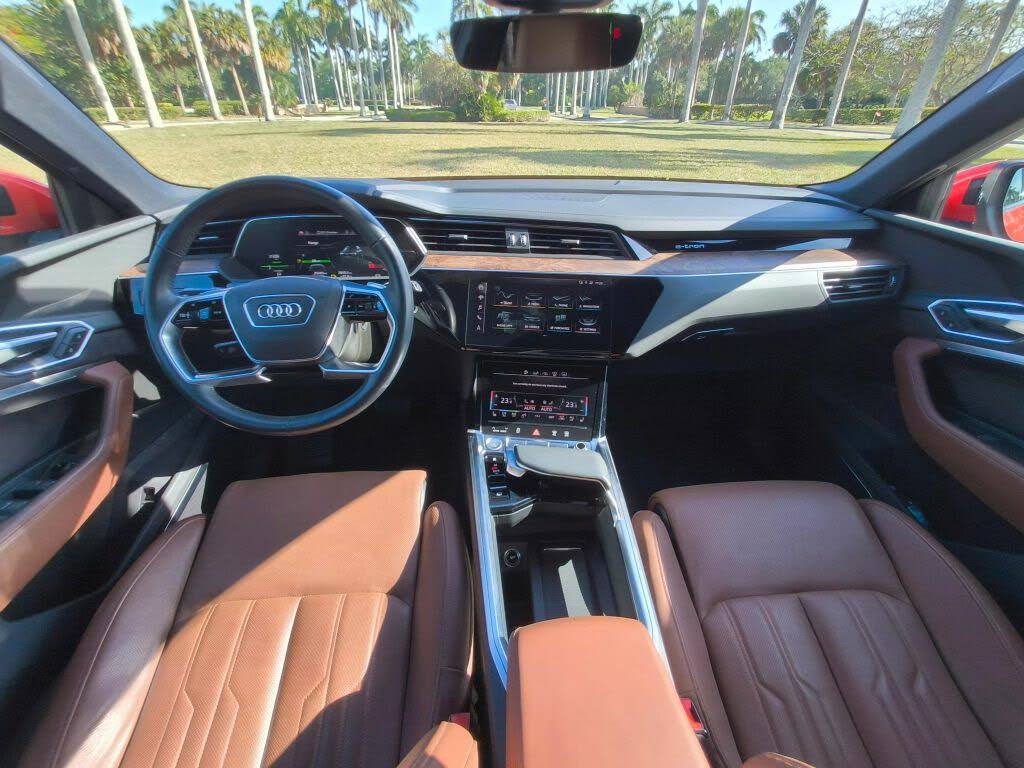 
								2019 Audi e-tron Prestige quattro AWD full									