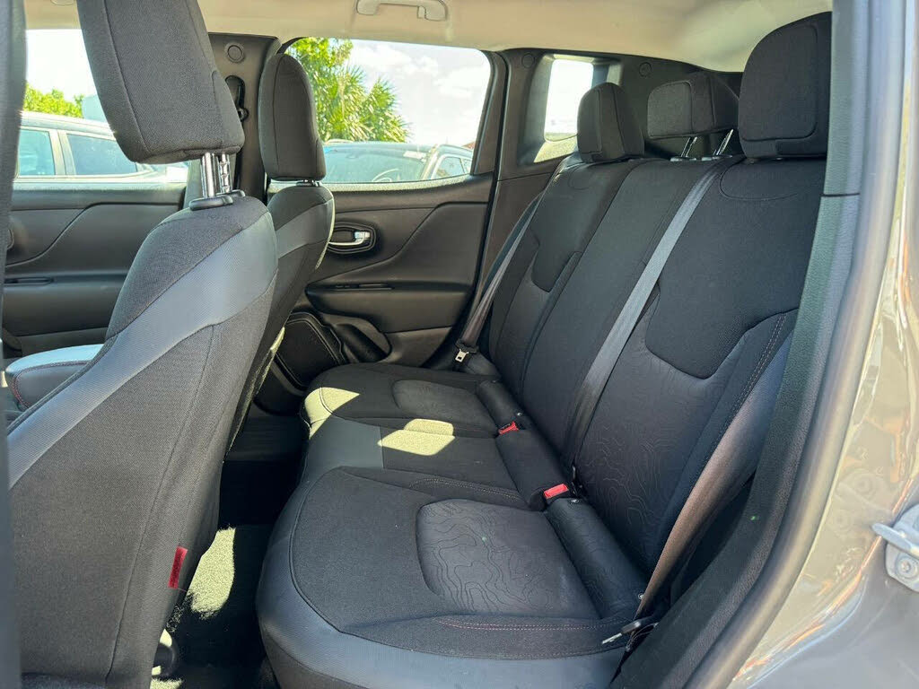 
								2020 Jeep Renegade Trailhawk 4WD full									