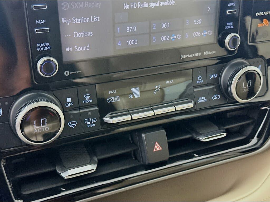 
								2021 Toyota Highlander XLE AWD full									