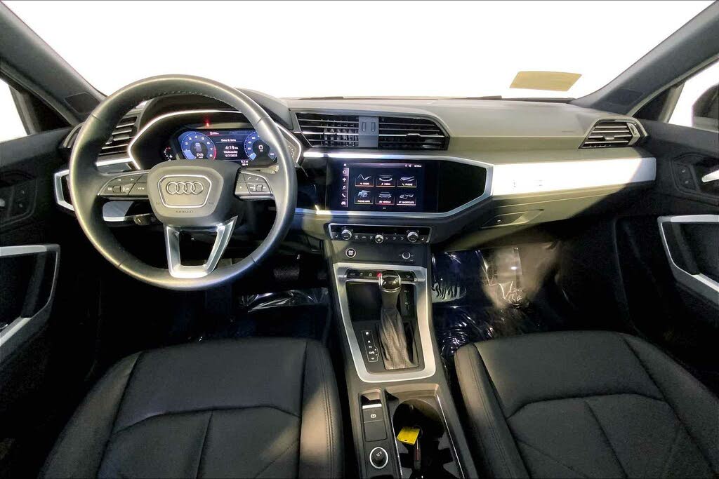 
								2021 Audi Q3 quattro Premium S Line 45 TFSI AWD full									
