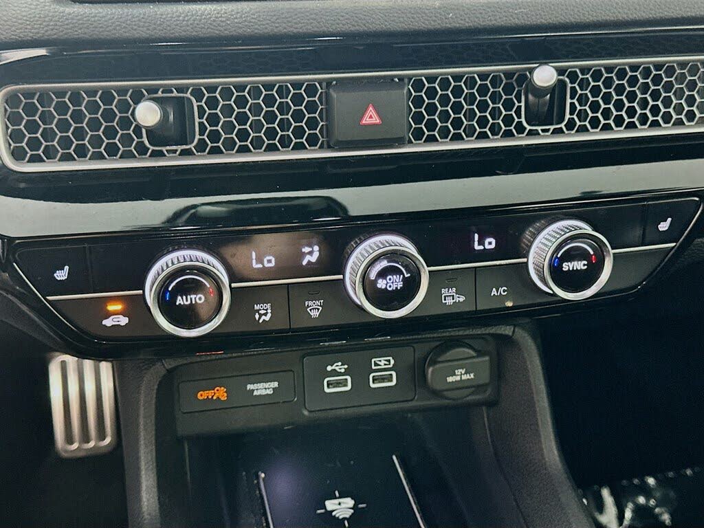 
								2022 Honda Civic Hatchback Sport Touring FWD full									