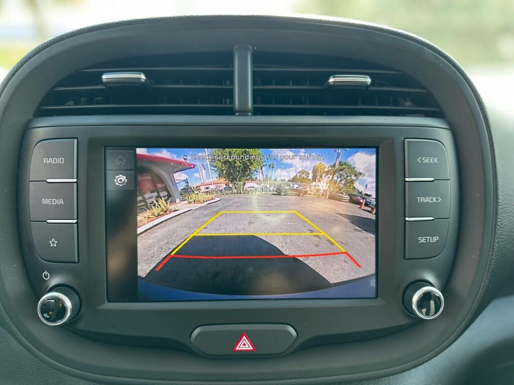 
								2024 Kia Soul LX FWD full									