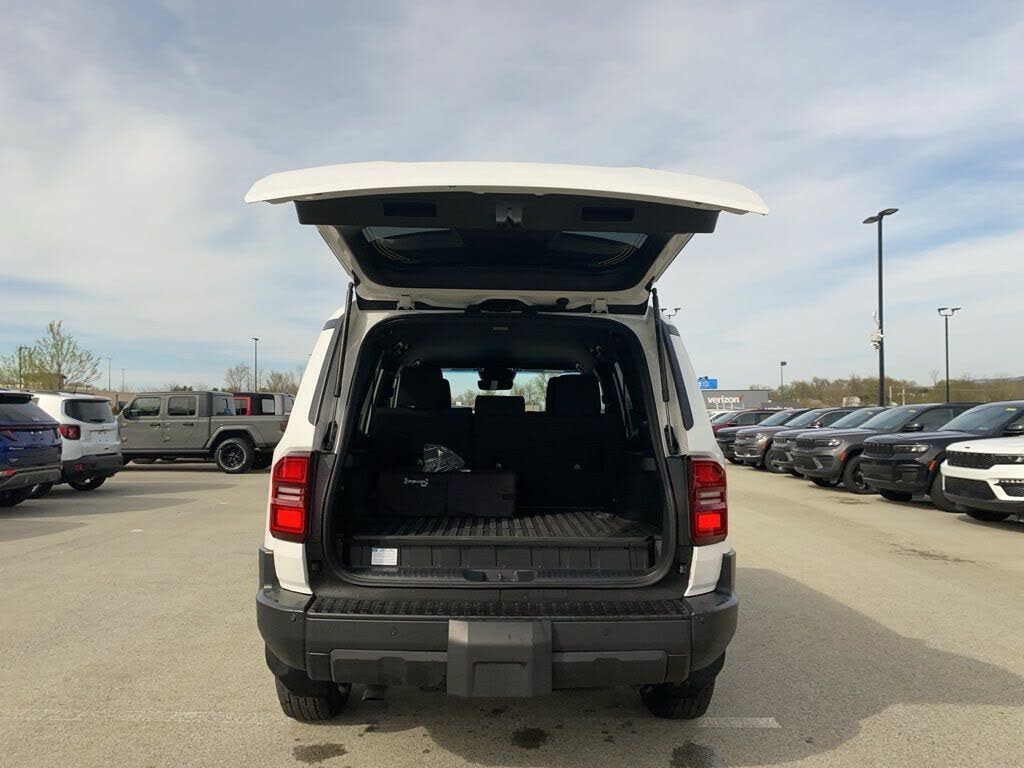 
								2024 Toyota Land Cruiser 1958 4WD full									