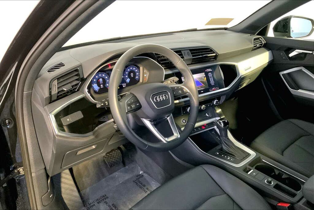 
								2021 Audi Q3 quattro Premium S Line 45 TFSI AWD full									