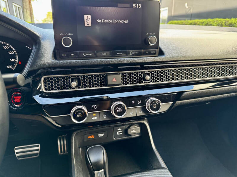 
								2022 Honda Civic Sport full									