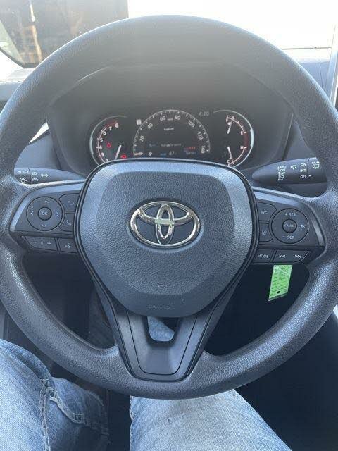 
								2024 Toyota RAV4 LE AWD full									